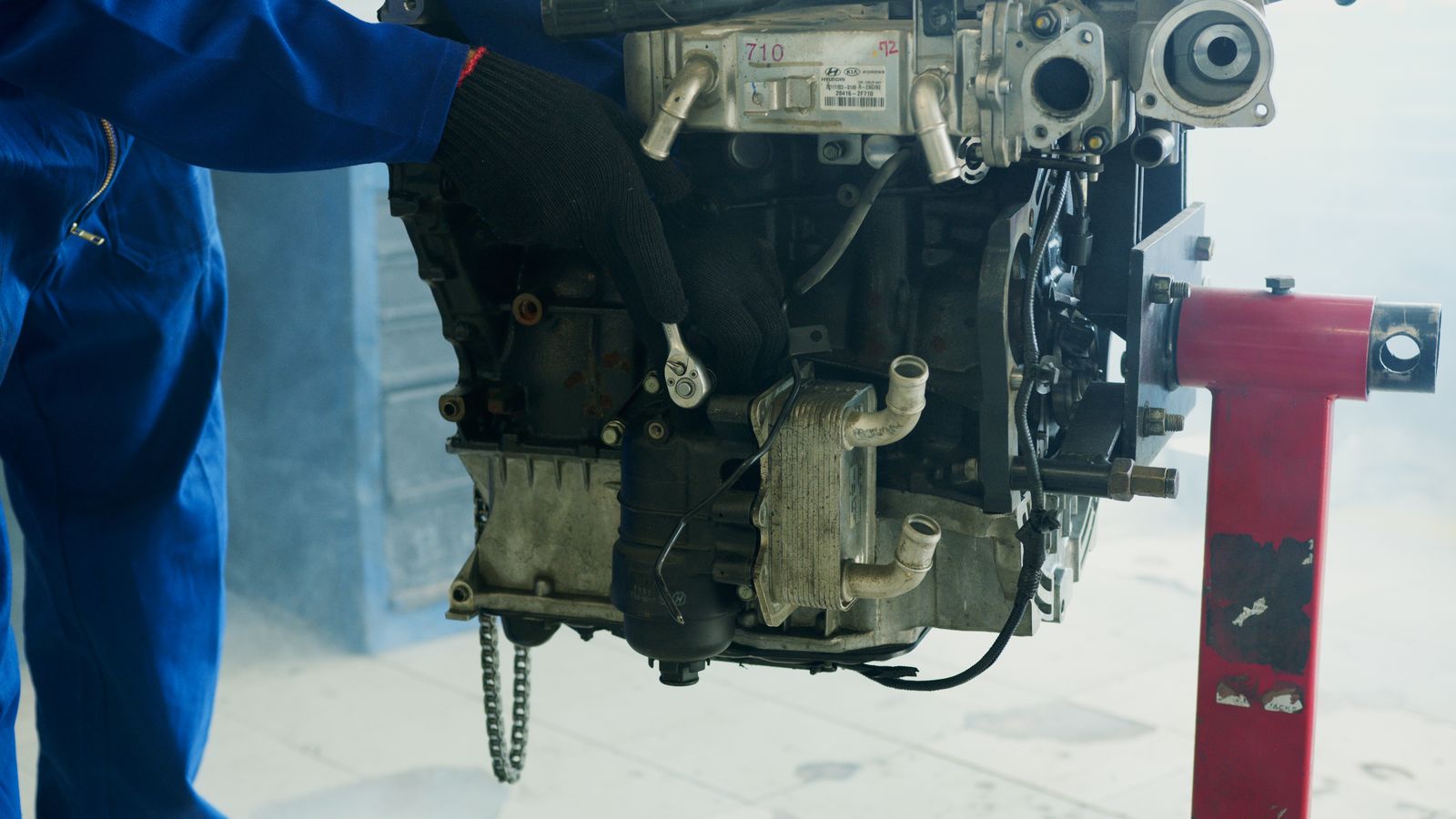Vehicle drivetrain and engine bay components
